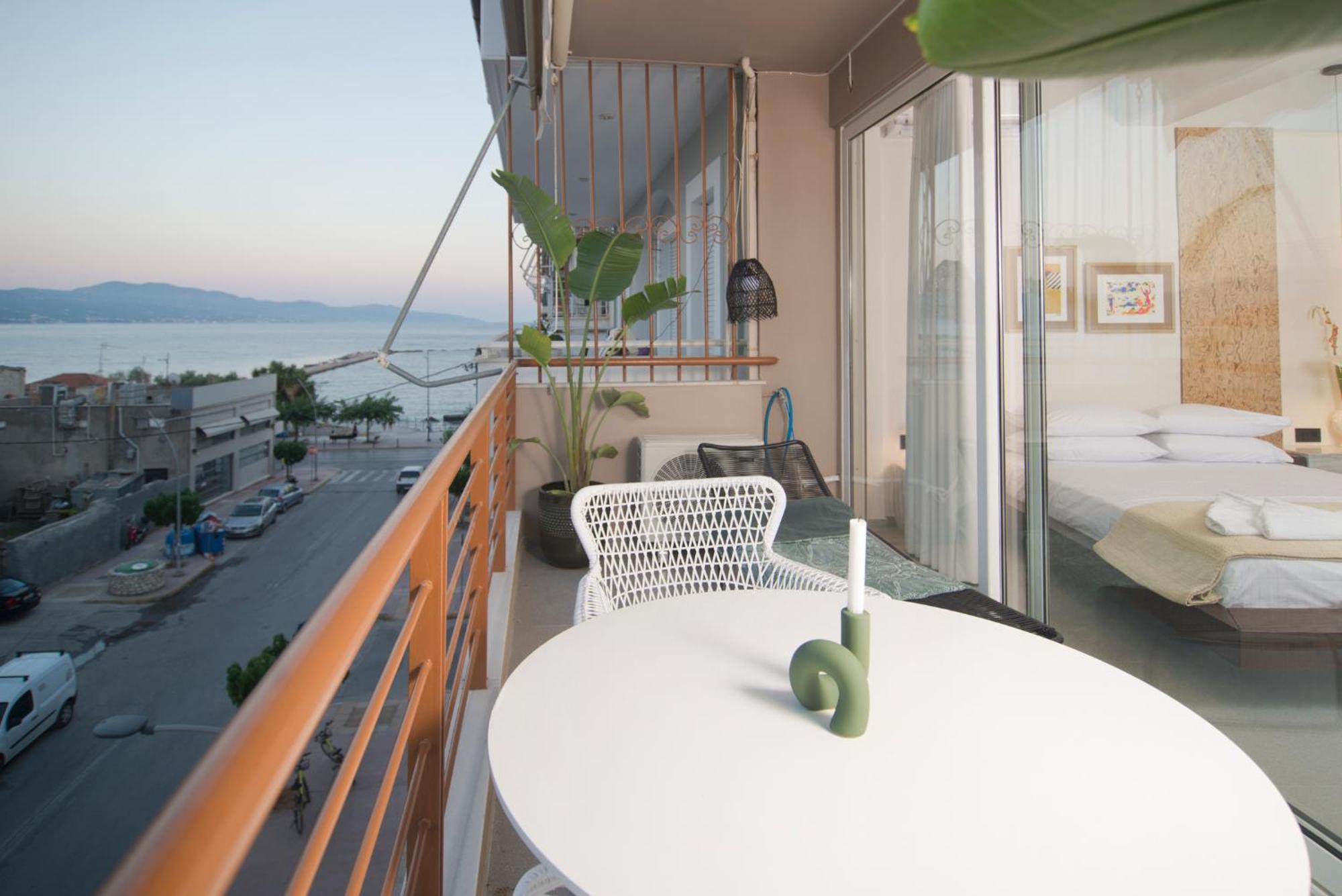 Ferienwohnung Infinity Blue Next To The Sea Kalamata Exterior foto